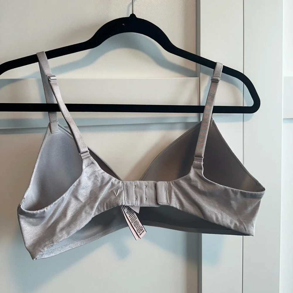 Never worn silver Victoria’s Secret bra. Size 36D. - Picture 2 of 3